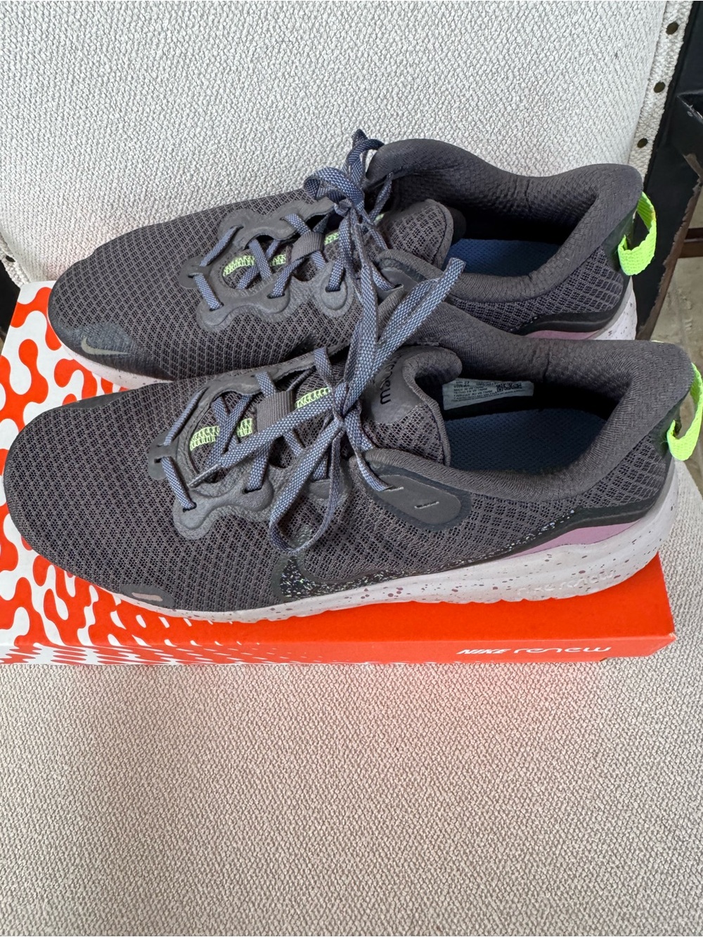 Nike Women’s Renew Ride Running Sneaker — Charcoal Speckle Swoosh Neon Pull Tab - Picture 2 of 11